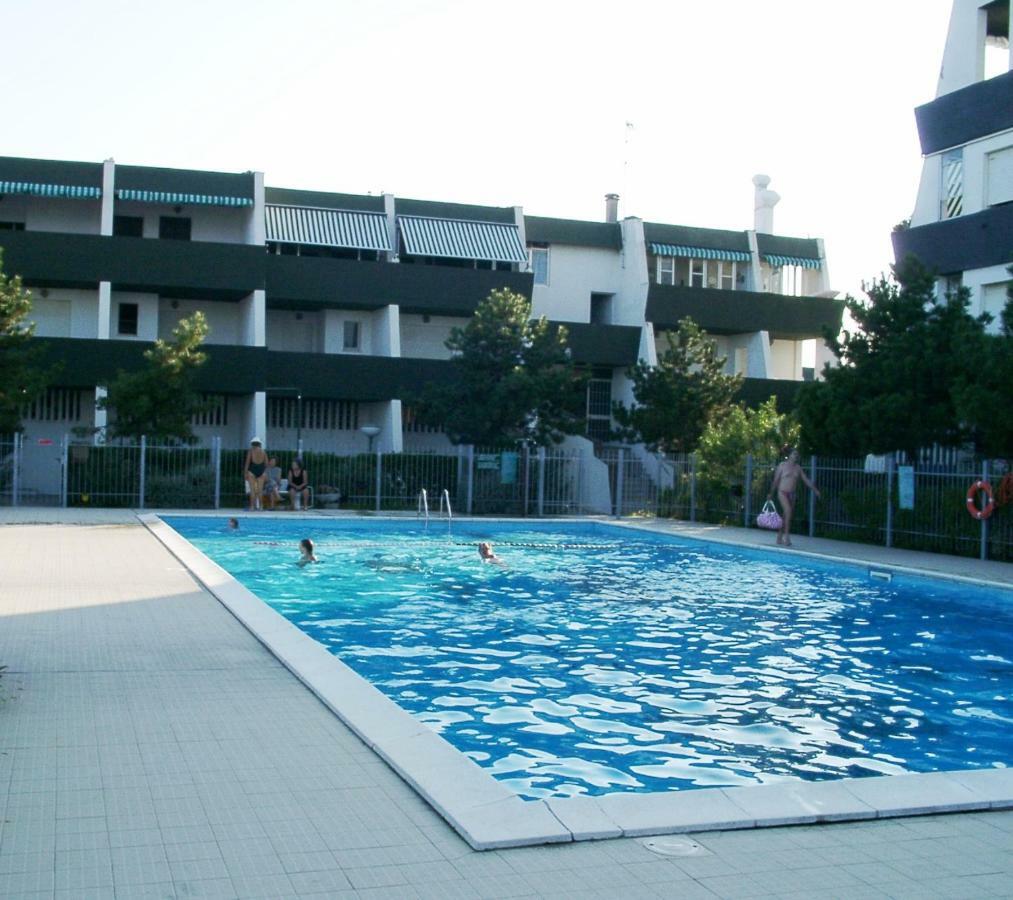 Residence Molo Lido delle Nazioni Eksteriør billede